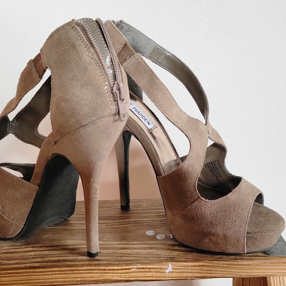Steve Madden Nude heels